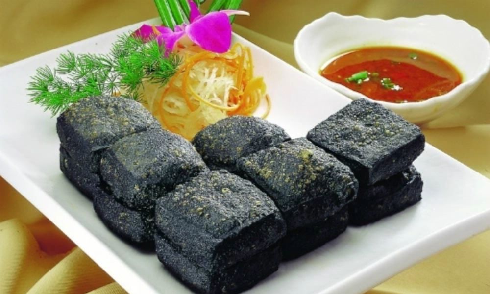 Đậu phụ thối đen hỏa cung điện nổi tiếng tại Phố Pozi