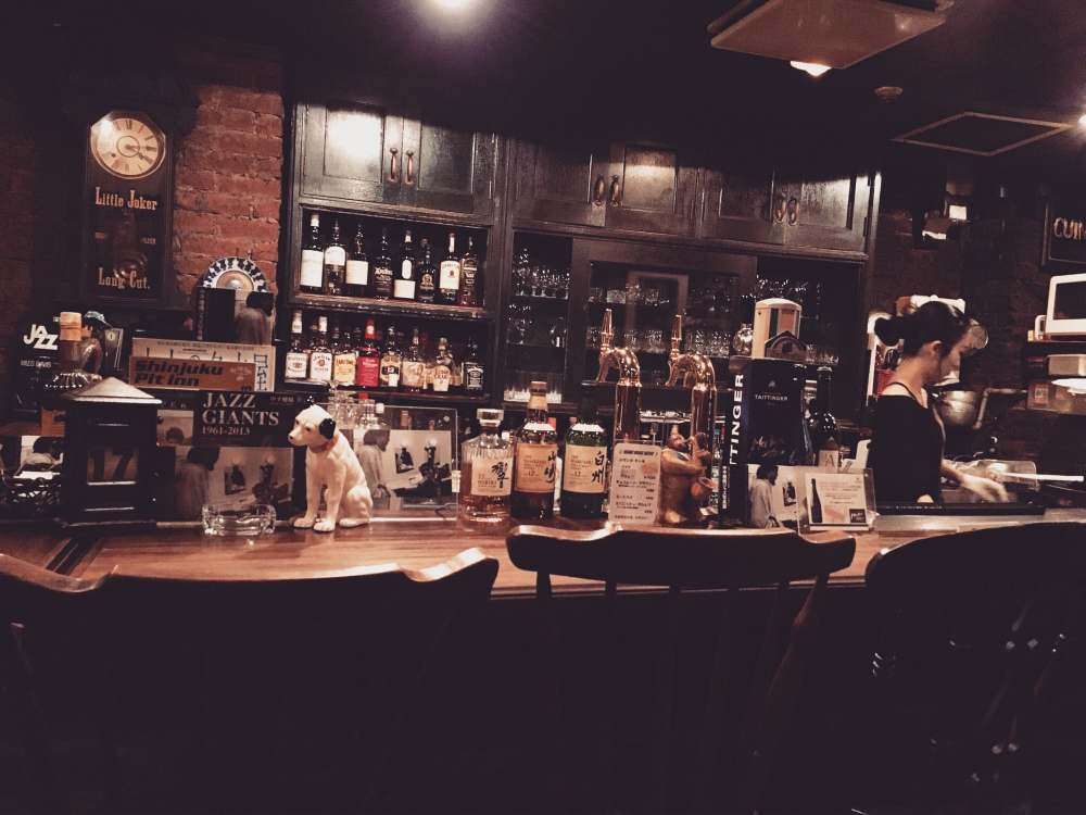Quán bar Tokyo cho du khách: Hướng dẫn chọn quán, khu vực và lưu ý cần biết 26 Chuẩn bị kết nối internet khi đi bar ở Tokyo
