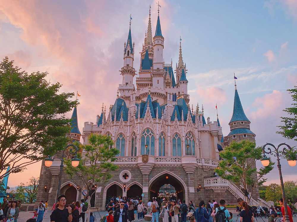 Giá vé Tokyo Disneyland mới nhất và những điều cần biết