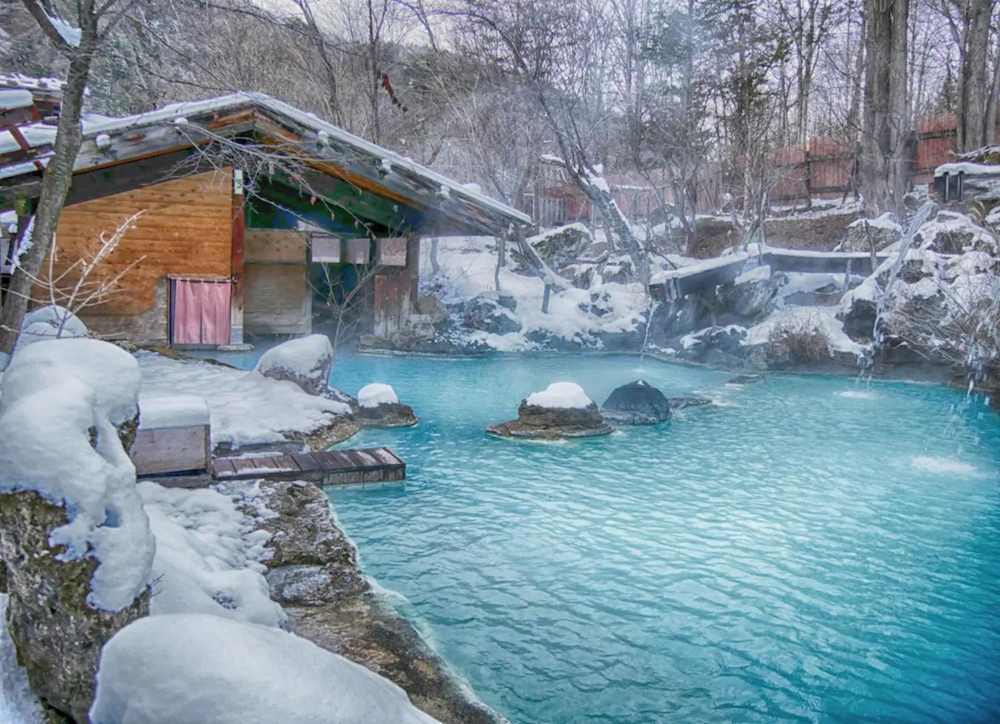 Onsen là gì và vì sao người Nhật coi trọng onsen?
