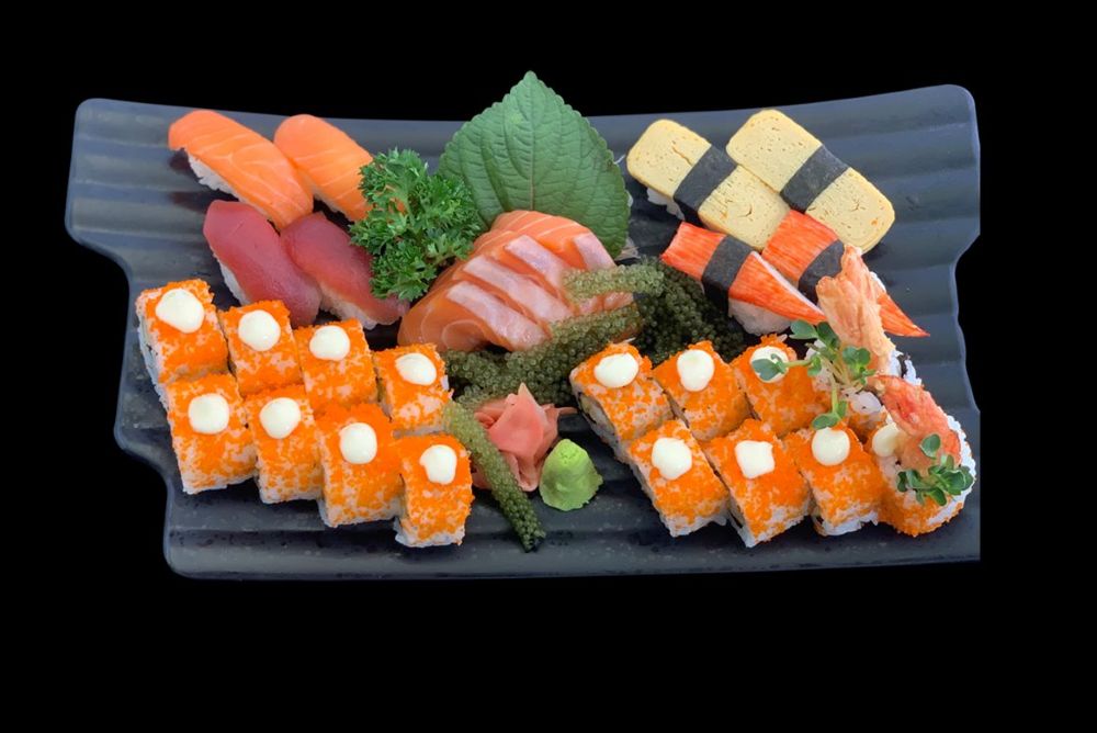 Chuẩn bị kết nối internet khi đi ăn sushi tại Nhật