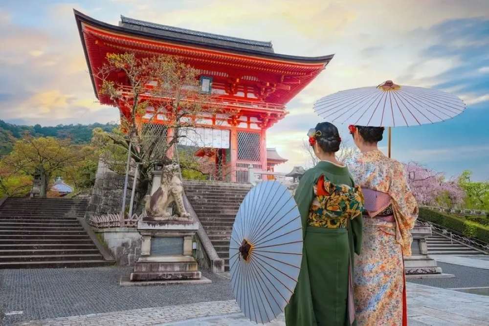Các thành phố lớn: Tokyo, Osaka, Kyoto
